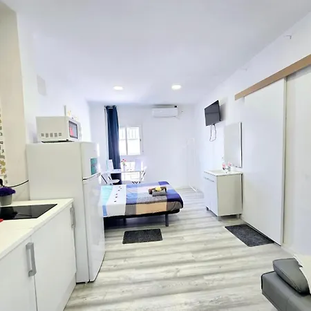 Lindux Airport Apartment